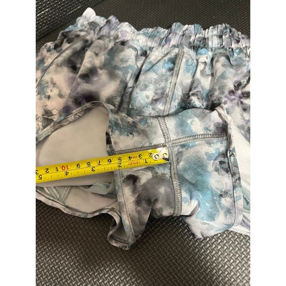 Lululemon Hotty Hot Low-Rise‎ Lined Short 2.5" Kaleidofloral Multi blue Chalk 12 - Picture 7 of 8